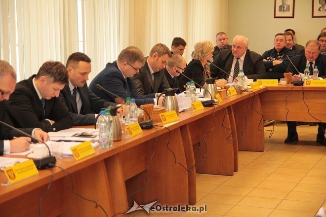 IV sesja Rady Miasta Ostrołęki [30.12.2014] - zdjęcie #9 - eOstroleka.pl