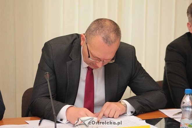 IV sesja Rady Miasta Ostrołęki [30.12.2014] - zdjęcie #18 - eOstroleka.pl
