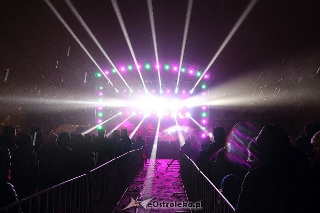 Miejski Sylwester 2014/2015: Tak Ostrołęka przywitała Nowy Rok [31.12.2014] - zdjęcie #29 - eOstroleka.pl