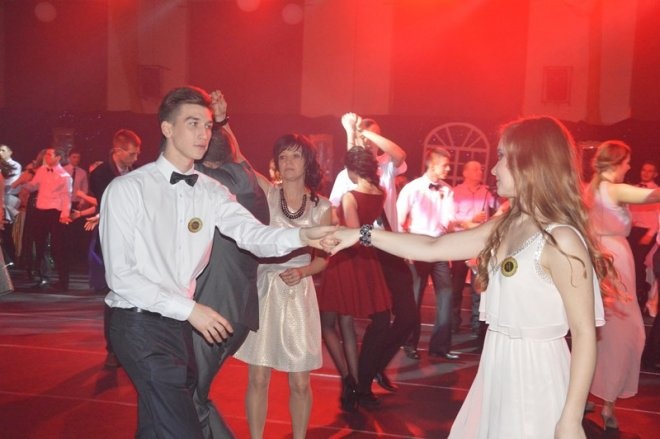 Studniówka III LO [03.01.2014] - zdjęcie #110 - eOstroleka.pl