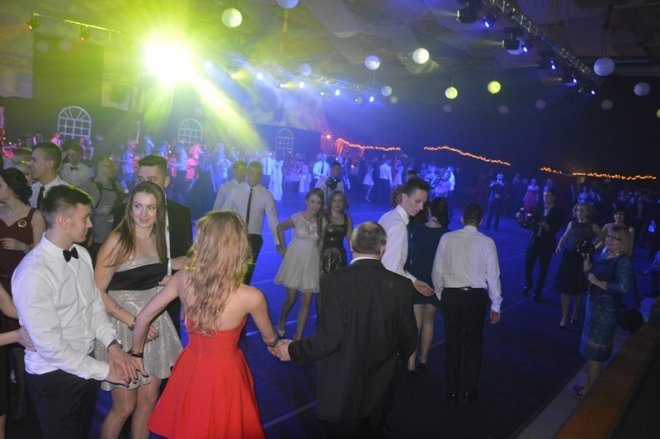 Studniówka III LO [03.01.2014] - zdjęcie #104 - eOstroleka.pl