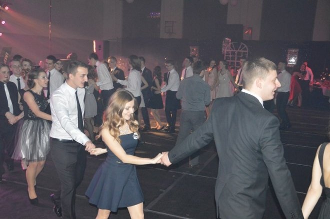 Studniówka III LO [03.01.2014] - zdjęcie #93 - eOstroleka.pl