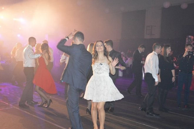 Studniówka III LO [03.01.2014] - zdjęcie #84 - eOstroleka.pl