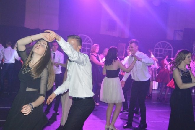 Studniówka III LO [03.01.2014] - zdjęcie #75 - eOstroleka.pl