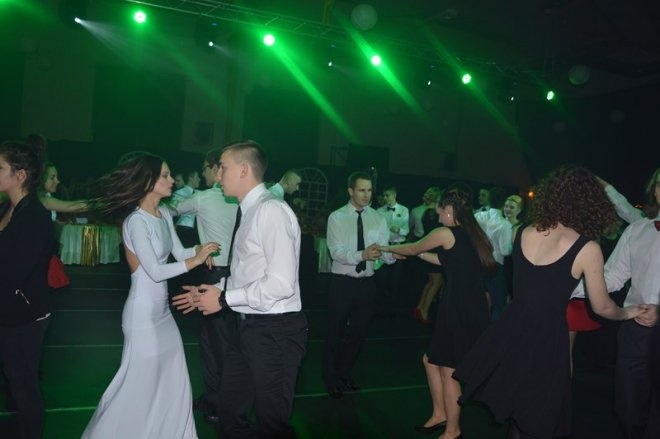 Studniówka III LO [03.01.2014] - zdjęcie #58 - eOstroleka.pl