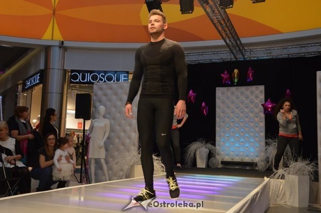 Pokaz mody w Galerii Bursztynowej [04.01.2014] - zdjęcie #40 - eOstroleka.pl
