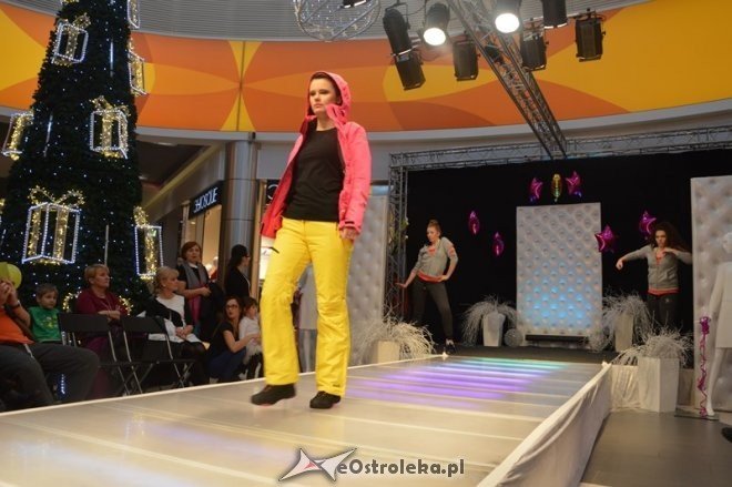 Pokaz mody w Galerii Bursztynowej [04.01.2014] - zdjęcie #35 - eOstroleka.pl