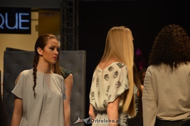Pokaz mody w Galerii Bursztynowej [04.01.2014] - zdjęcie #64 - eOstroleka.pl