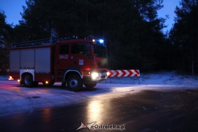 Czołowe zderzenie osobówki z ciężarówką przy Granicznej. Do szpitala trafiła 28-letnia kobieta [05.01.2015] - zdjęcie #3 - eOstroleka.pl