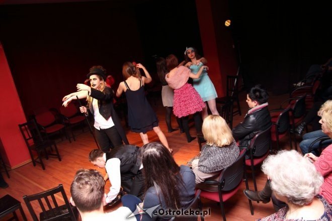 „Bal w operze” w wykonaniu aktorów OSA [09.01.2014] - zdjęcie #22 - eOstroleka.pl