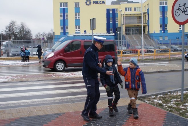 O bezpieczeństwie z uczniami SP w Lelisie [15.01.2015] - zdjęcie #3 - eOstroleka.pl