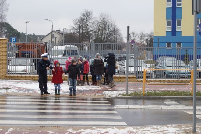 O bezpieczeństwie z uczniami SP w Lelisie [15.01.2015] - zdjęcie #5 - eOstroleka.pl