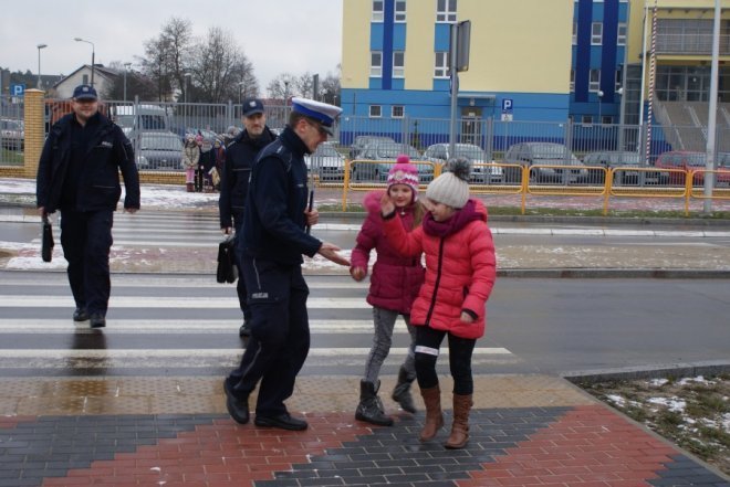 O bezpieczeństwie z uczniami SP w Lelisie [15.01.2015] - zdjęcie #3 - eOstroleka.pl