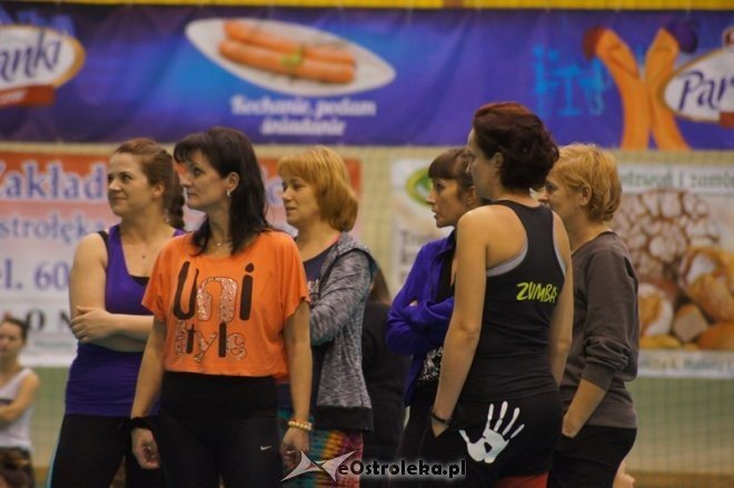 Maraton Zumby w hali im. A. Gołasia [17.01.2015] - zdjęcie #100 - eOstroleka.pl