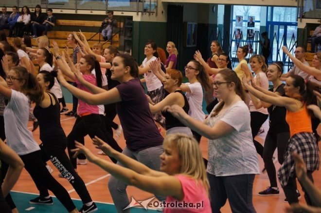 Maraton Zumby w hali im. A. Gołasia [17.01.2015] - zdjęcie #72 - eOstroleka.pl