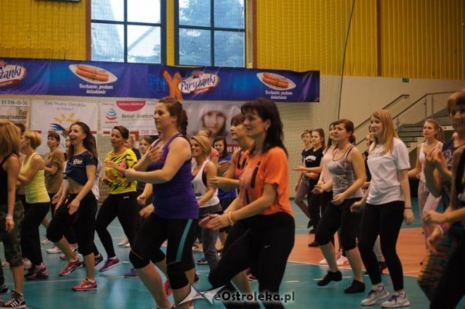 Maraton Zumby w hali im. A. Gołasia [17.01.2015] - zdjęcie #57 - eOstroleka.pl