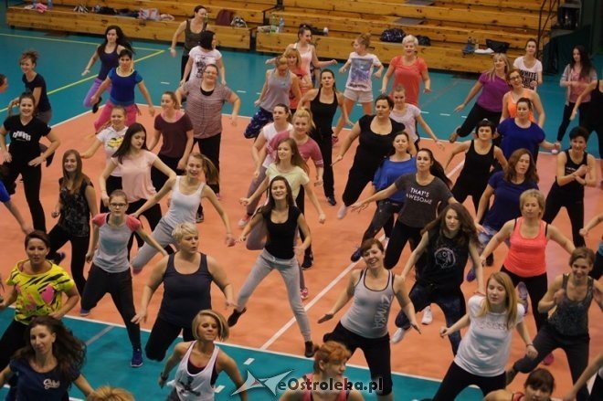 Maraton Zumby w hali im. A. Gołasia [17.01.2015] - zdjęcie #50 - eOstroleka.pl