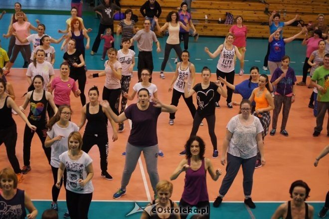 Maraton Zumby w hali im. A. Gołasia [17.01.2015] - zdjęcie #38 - eOstroleka.pl