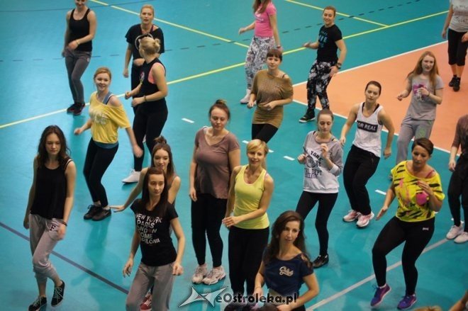 Maraton Zumby w hali im. A. Gołasia [17.01.2015] - zdjęcie #37 - eOstroleka.pl