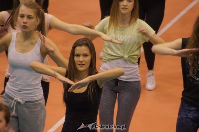 Maraton Zumby w hali im. A. Gołasia [17.01.2015] - zdjęcie #31 - eOstroleka.pl