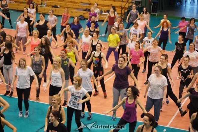 Maraton Zumby w hali im. A. Gołasia [17.01.2015] - zdjęcie #25 - eOstroleka.pl