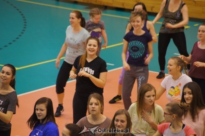 Maraton Zumby w hali im. A. Gołasia [17.01.2015] - zdjęcie #19 - eOstroleka.pl