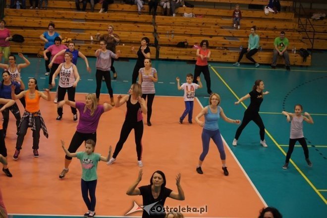 Maraton Zumby w hali im. A. Gołasia [17.01.2015] - zdjęcie #10 - eOstroleka.pl