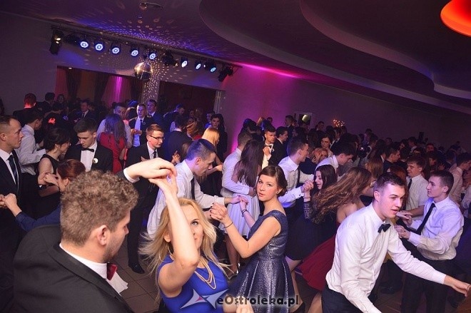 Studniówka I LO [17.01.2015] - zdjęcie #2 - eOstroleka.pl