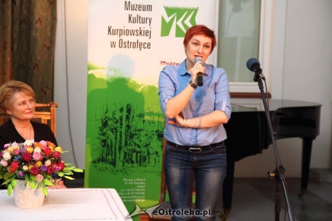 Premiera książki „Kurpiowskie Kwiaty” dr Agnieszki Tańskiej [20.01.2015] - zdjęcie #3 - eOstroleka.pl