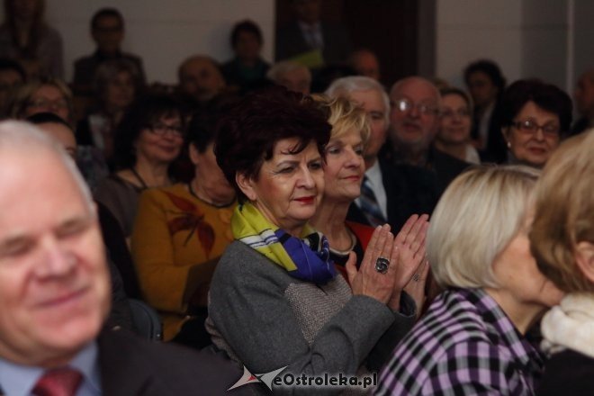 Premiera książki „Kurpiowskie Kwiaty” dr Agnieszki Tańskiej [20.01.2015] - zdjęcie #8 - eOstroleka.pl