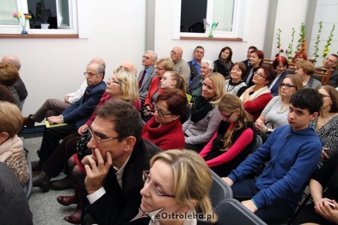Premiera książki „Kurpiowskie Kwiaty” dr Agnieszki Tańskiej [20.01.2015] - zdjęcie #3 - eOstroleka.pl