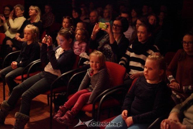 „Babciu, jakie znasz bajki?” w wykonaniu słuchaczy OUTW [23.01.2015] - zdjęcie #2 - eOstroleka.pl