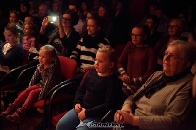 „Babciu, jakie znasz bajki?” w wykonaniu słuchaczy OUTW [23.01.2015] - zdjęcie #3 - eOstroleka.pl