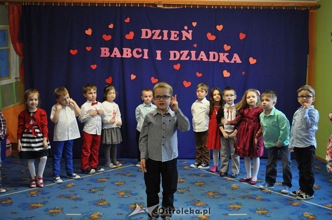 Dzień Babci i Dziadka w Punkcie Przedszkolnym „Kangurek” [23.01.2015] - zdjęcie #53 - eOstroleka.pl