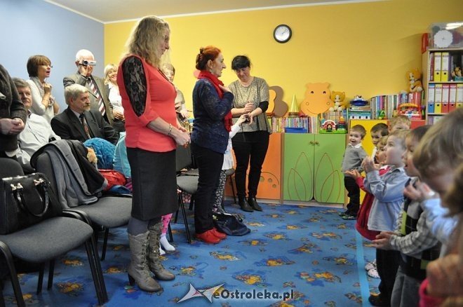 Dzień Babci i Dziadka w Punkcie Przedszkolnym „Kangurek” [23.01.2015] - zdjęcie #27 - eOstroleka.pl
