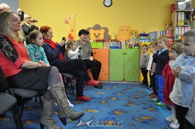 Dzień Babci i Dziadka w Punkcie Przedszkolnym „Kangurek” [23.01.2015] - zdjęcie #24 - eOstroleka.pl