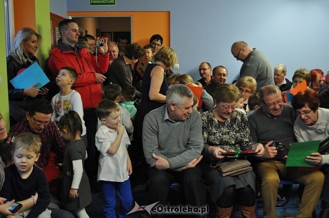 Dzień Babci i Dziadka w Punkcie Przedszkolnym „Kangurek” [23.01.2015] - zdjęcie #58 - eOstroleka.pl