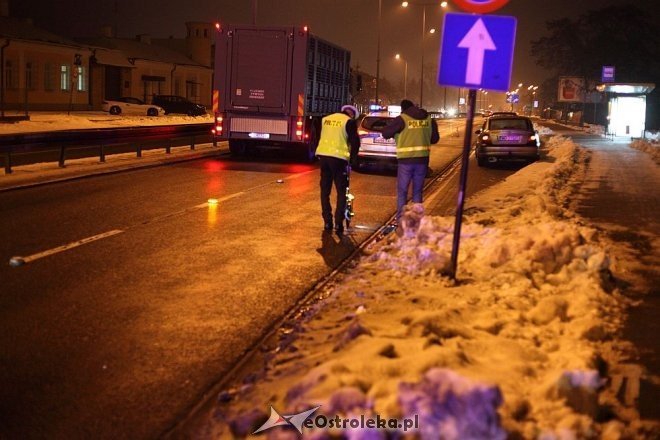 Ostrołęka: Śmiertelne potrącenie pieszej przy Traugutta [26.01.2015] - zdjęcie #4 - eOstroleka.pl
