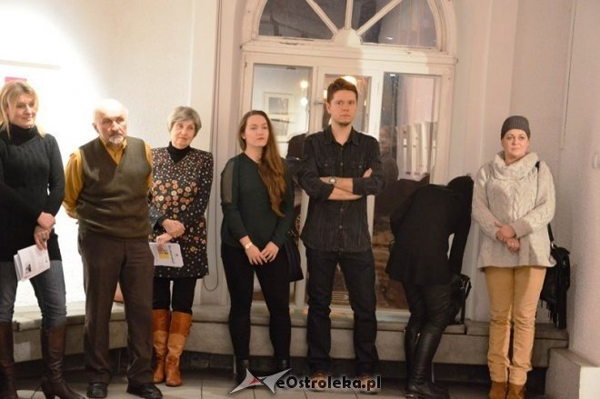 Wernisaż wystawy malarskiej KU ABSTRAKCJI [05.02.2015] - zdjęcie #23 - eOstroleka.pl