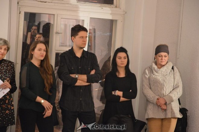 Wernisaż wystawy malarskiej KU ABSTRAKCJI [05.02.2015] - zdjęcie #17 - eOstroleka.pl