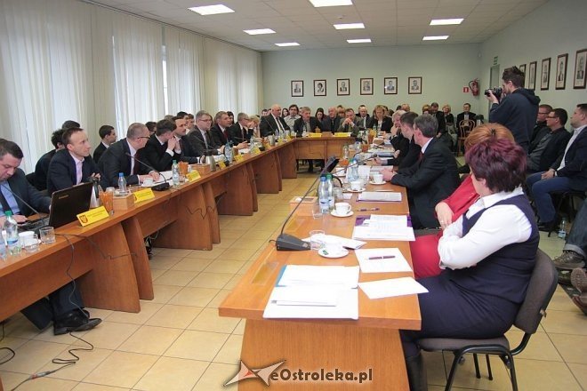 Ostrołęka: Za nami V sesja Rady Miasta [WIDEO, ZDJĘCIA] - zdjęcie #4 - eOstroleka.pl