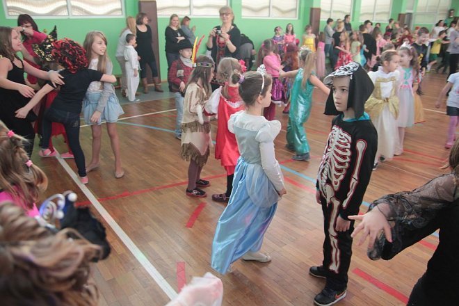 Ball karnawałowy w SP nr 2 [06.02.2015] - zdjęcie #30 - eOstroleka.pl