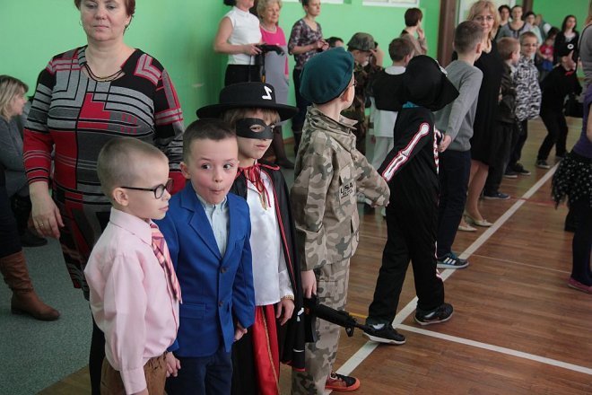 Ball karnawałowy w SP nr 2 [06.02.2015] - zdjęcie #8 - eOstroleka.pl