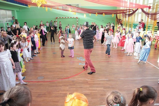 Ball karnawałowy w SP nr 2 [06.02.2015] - zdjęcie #2 - eOstroleka.pl