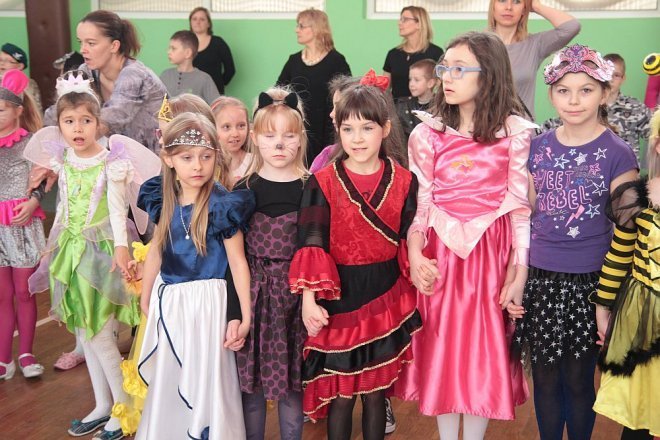 Ball karnawałowy w SP nr 2 [06.02.2015] - zdjęcie #90 - eOstroleka.pl