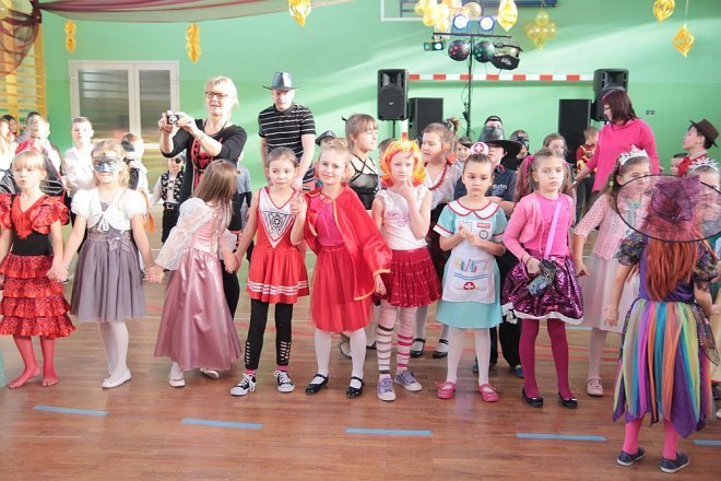 Ball karnawałowy w SP nr 2 [06.02.2015] - zdjęcie #83 - eOstroleka.pl