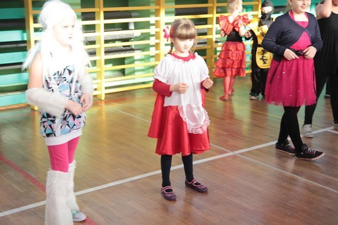 Ball karnawałowy w SP nr 2 [06.02.2015] - zdjęcie #78 - eOstroleka.pl