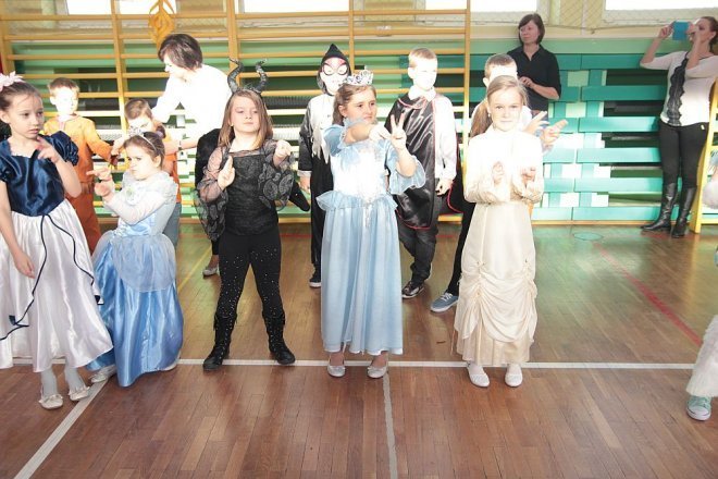 Ball karnawałowy w SP nr 2 [06.02.2015] - zdjęcie #76 - eOstroleka.pl