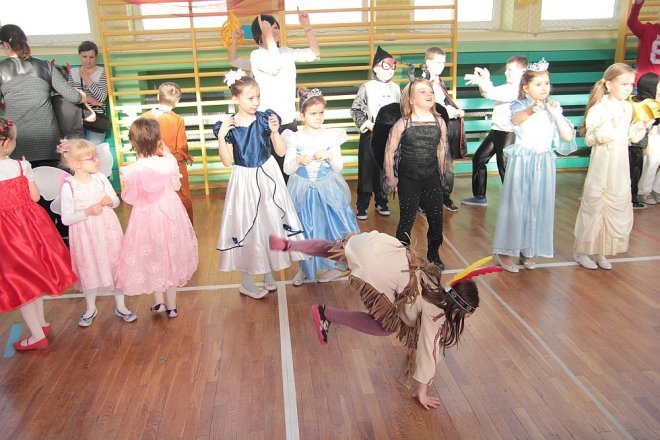 Ball karnawałowy w SP nr 2 [06.02.2015] - zdjęcie #49 - eOstroleka.pl