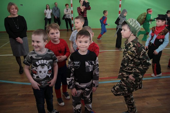 Ball karnawałowy w SP nr 2 [06.02.2015] - zdjęcie #39 - eOstroleka.pl